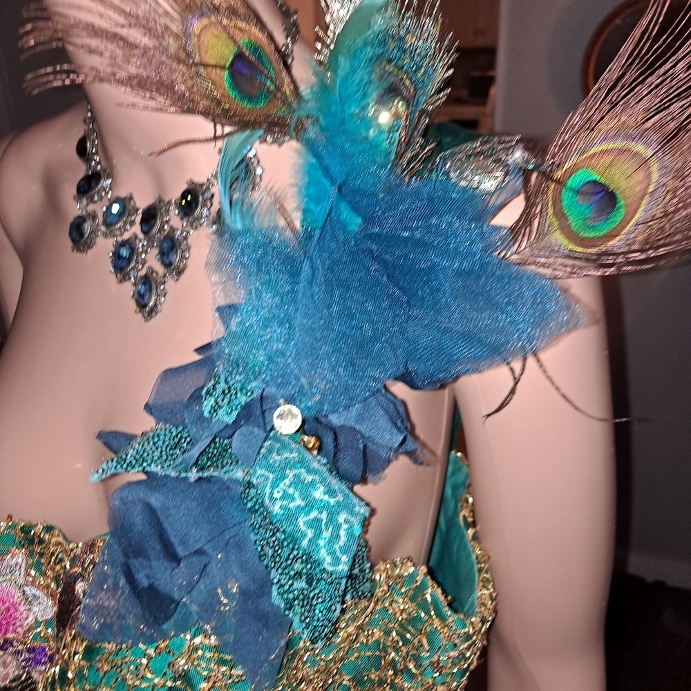 Blue Rhinestone Statement Necklace - image 5